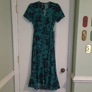 Chic Green and Black Floral Maxi Dress